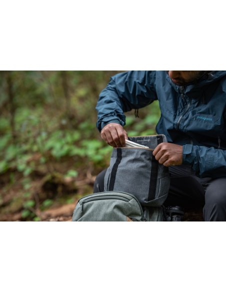 Peak Design Field Pouch Charcoal v2 - Grafitowy, z paskiem