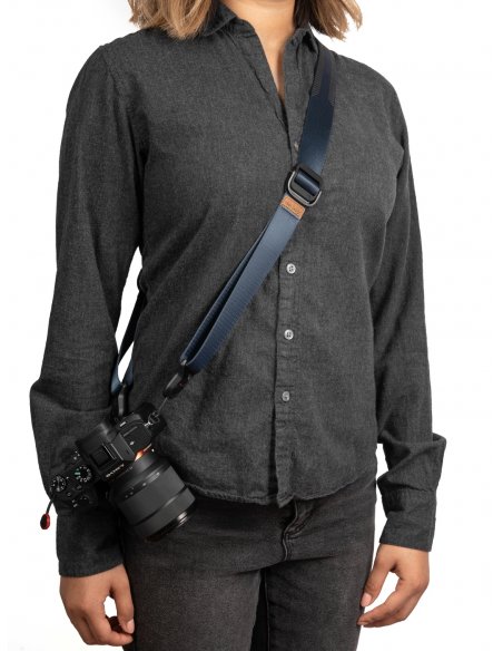 Pasek na szyję lub ramię SLIDE LITE MIDNIGHT v3 niebieski do lekkich aparatów